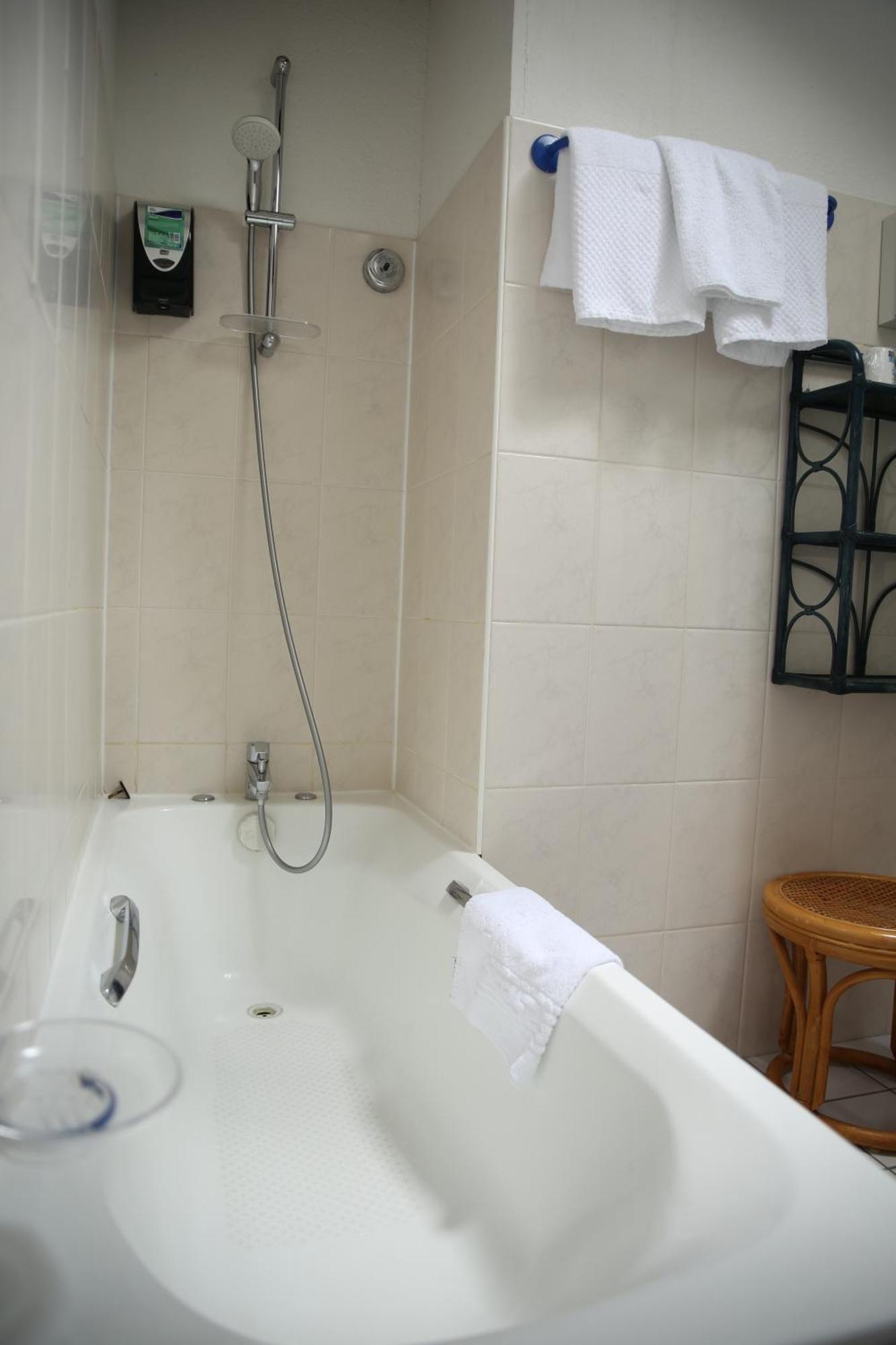 Auberge De L'Aspre Fontanges ภายนอก รูปภาพ